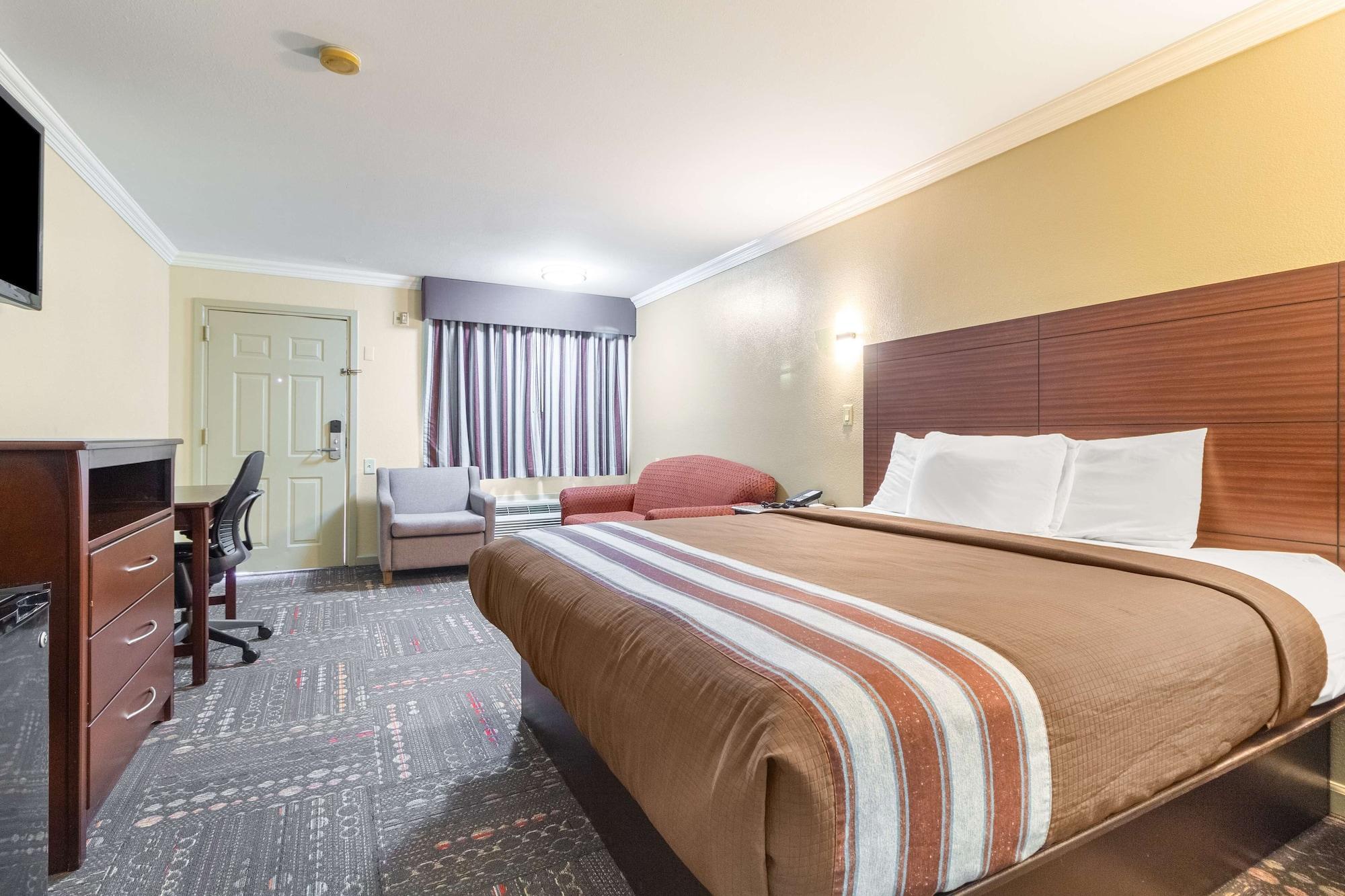 Americas Best Value Inn Houston Heights At I-45 Exterior photo