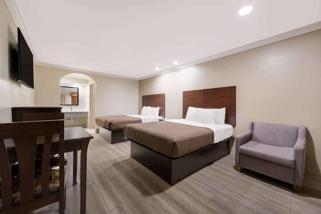 Americas Best Value Inn Houston Heights At I-45 Room photo