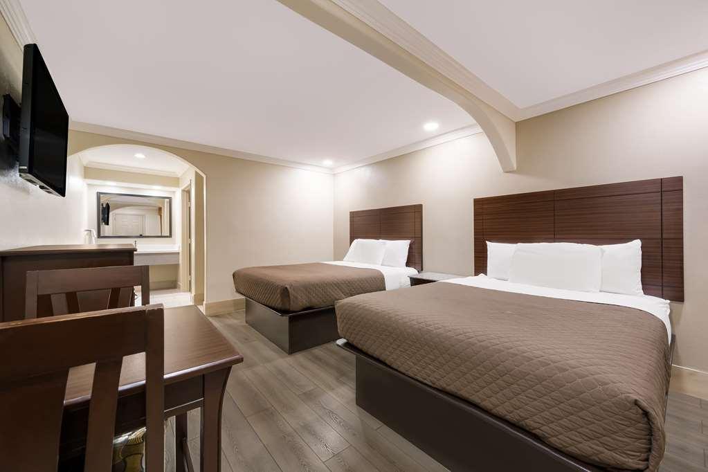 Americas Best Value Inn Houston Heights At I-45 Room photo